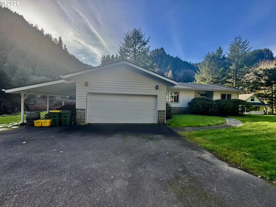 11445 E Mapleton Rd, Mapleton, OR 97453 - Image #2