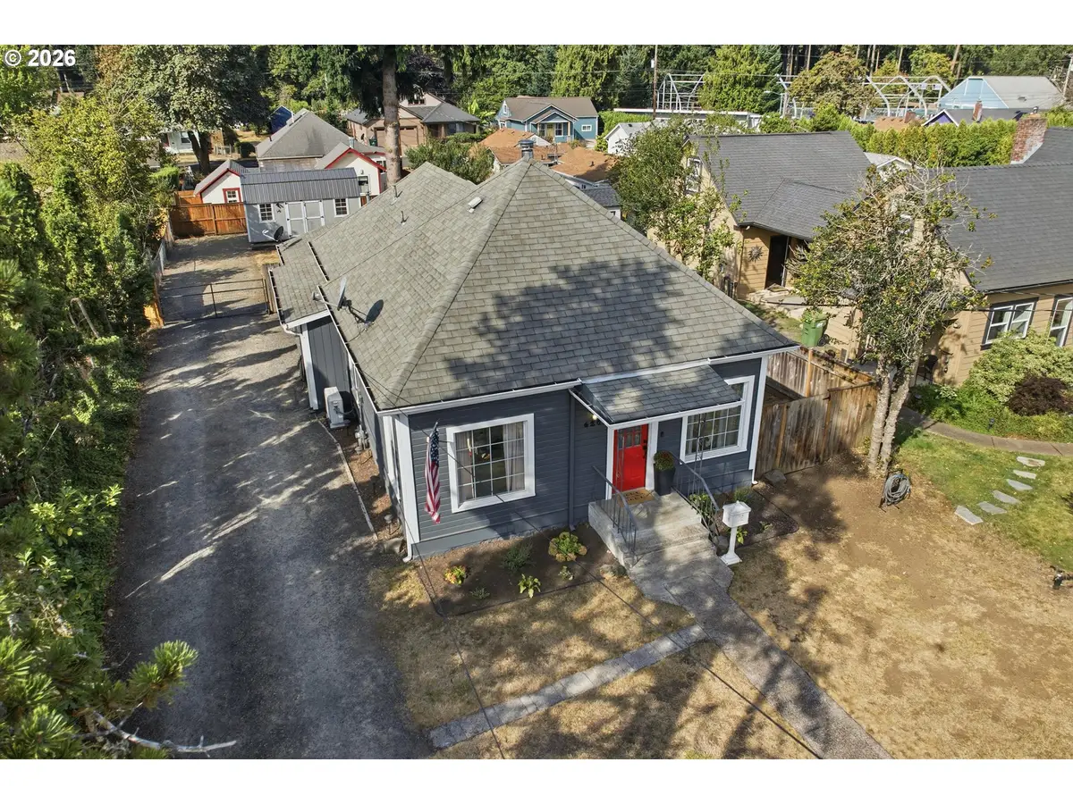 620 S Water St, Silverton, OR 97381 - #1