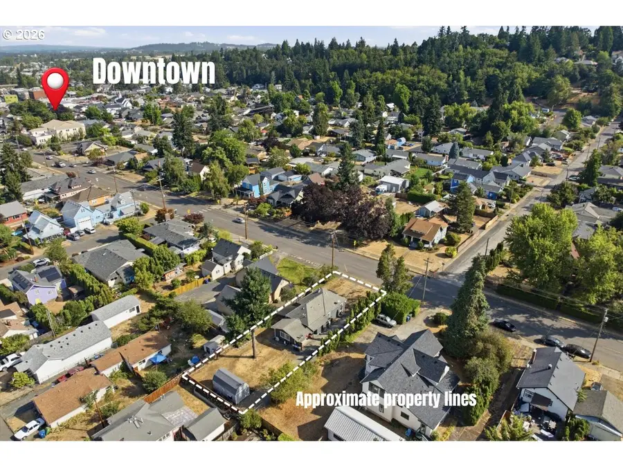 620 S Water St, Silverton, OR 97381 - #2