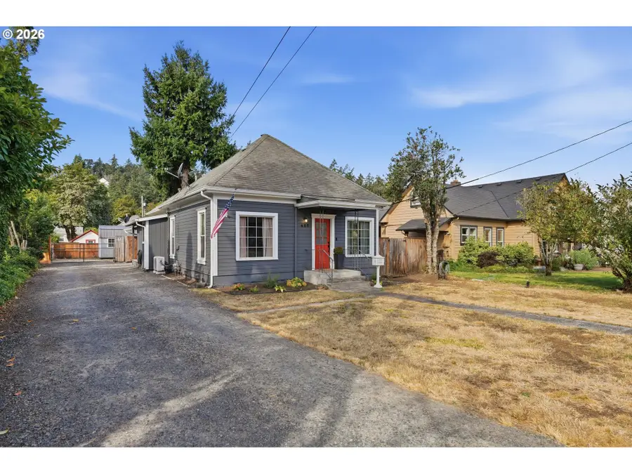 620 S Water St, Silverton, OR 97381 - #3