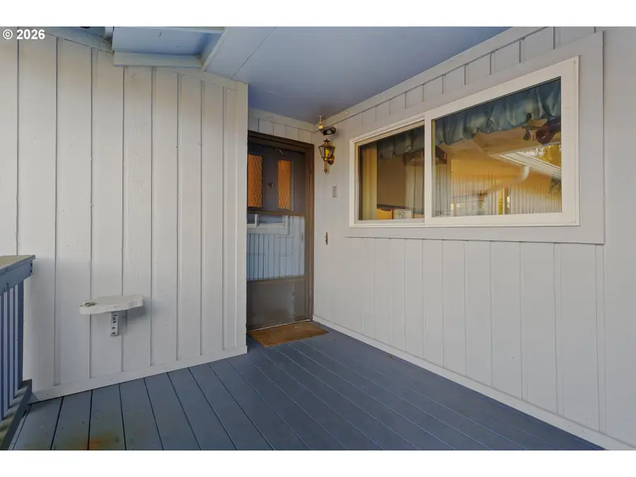 10047 SW 25th Ave, Portland, OR 97219 - Image #2