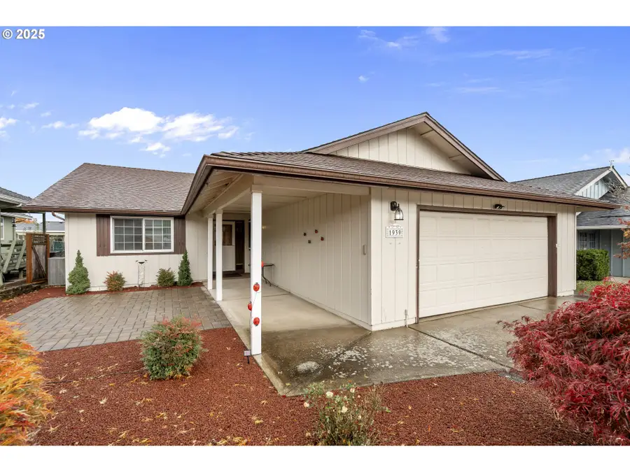 1939 Nut Tree Dr Nw, Salem, OR 97304 - Image #2