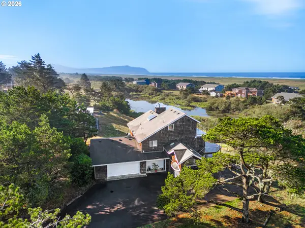 89610 Sea Breeze Dr, Warrenton, OR 97146