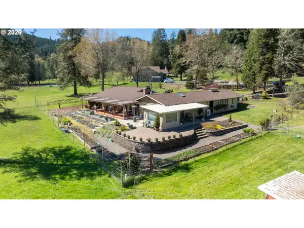 1868 Larson Rd, Roseburg, OR 97471