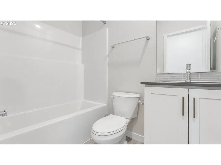 9212 SE Azalea St, Portland, OR 97086 - Image #3