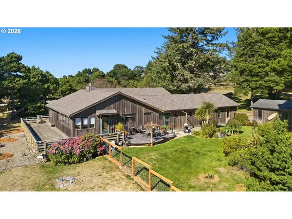 3275 Golf Links Rd, Bandon, OR 97411