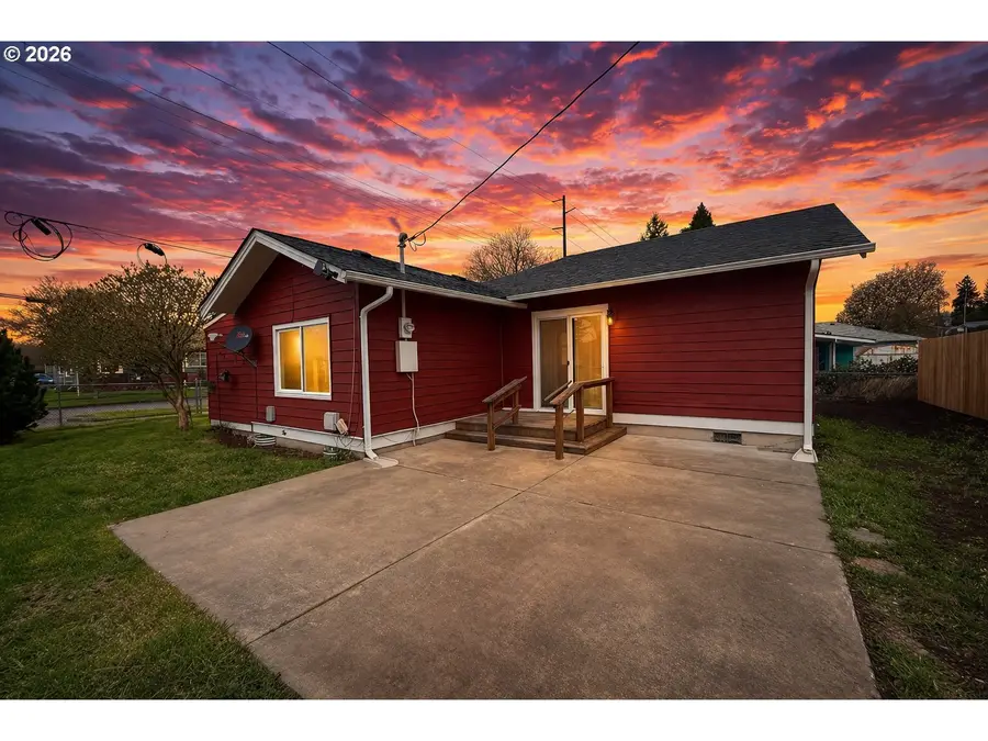 506 S 5th Ave, Kelso, WA 98626 - #3