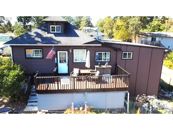 297 S 6th St, StHelens, OR 97051