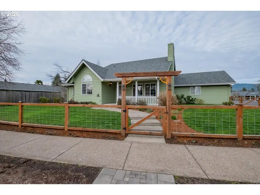 5718 E St, Springfield, OR 97477 - #3