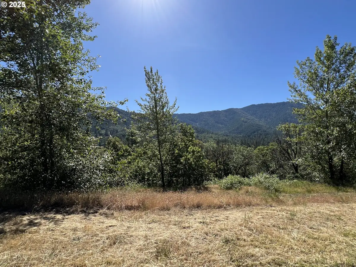 1620 Panoramic Loop, Grants Pass, OR 97527 - Image #1