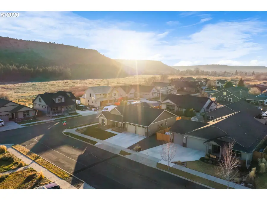 465 SE Sumner Dr, Prineville, OR 97754 - Image #3