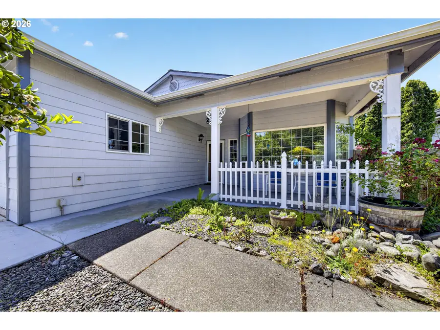 517 Rosichelli Dr, Brookings, OR 97415 - #2
