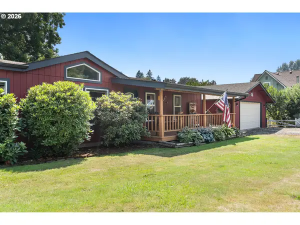 42850 Leaburg Dr, Leaburg, OR 97489