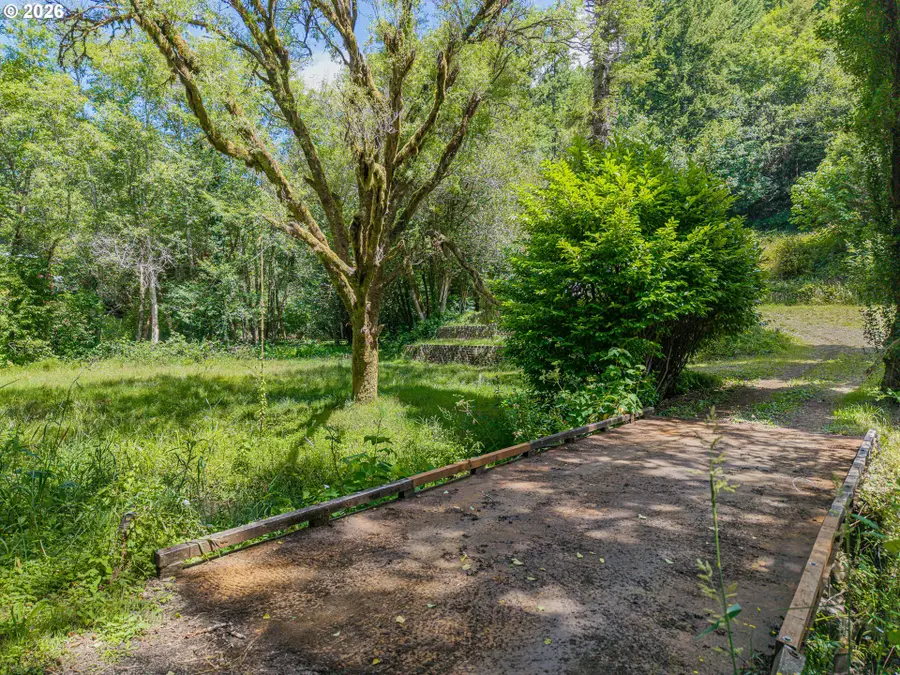 96710 Kentuck Way Ln, Eastside, OR 97459 - #3