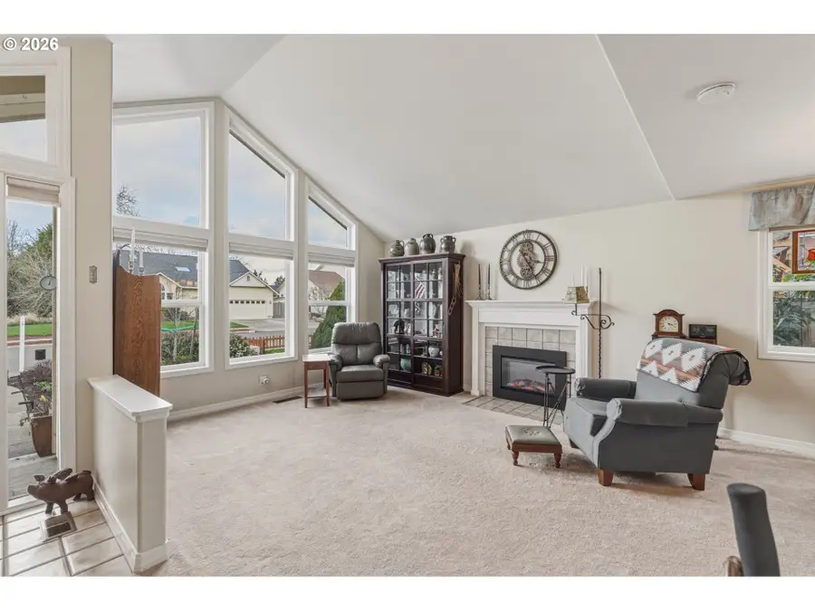 420 Lynnbrook Dr, Eugene, OR 97404 - #3