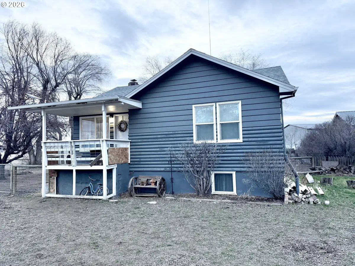 4308 NE Collins Dr, Madras, OR 97741 - Image #1