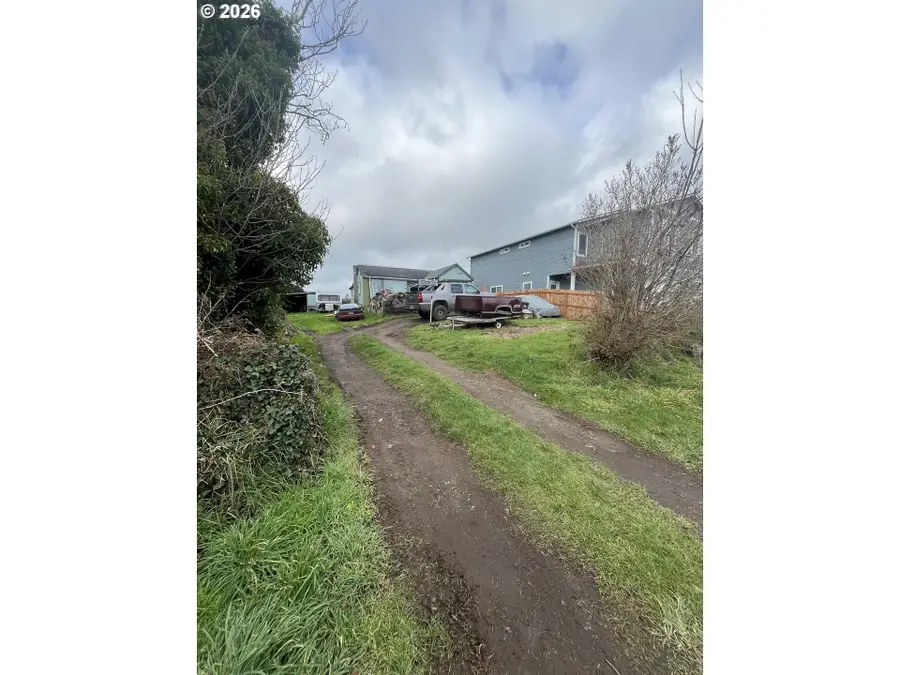 262 N Marple St, Coos Bay, OR 97420 - Image #2
