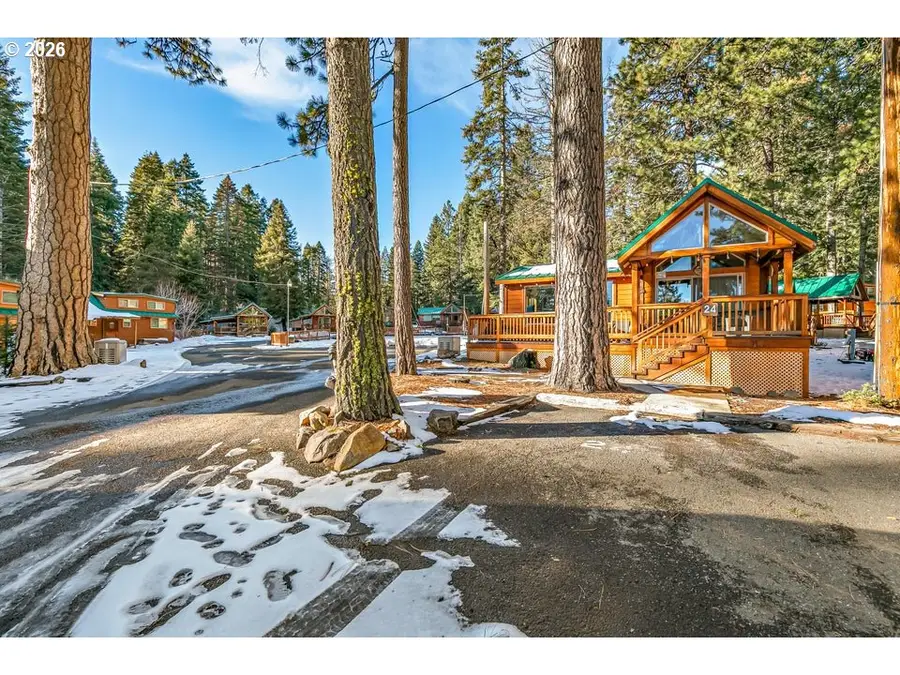 7900 Hyatt Prairie Rd #24, Ashland, OR 97520 - Image #3