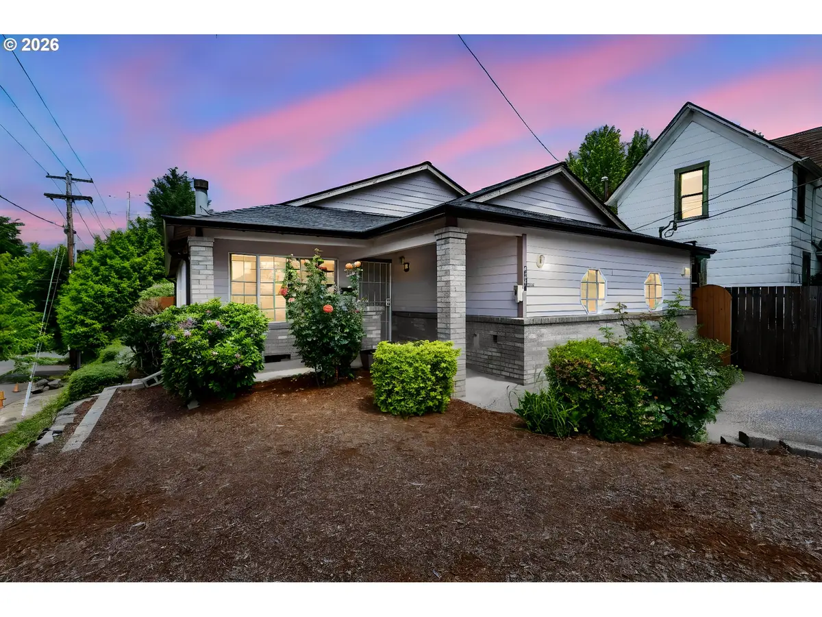 6281 N Bank St, Portland, OR 97203 - #1