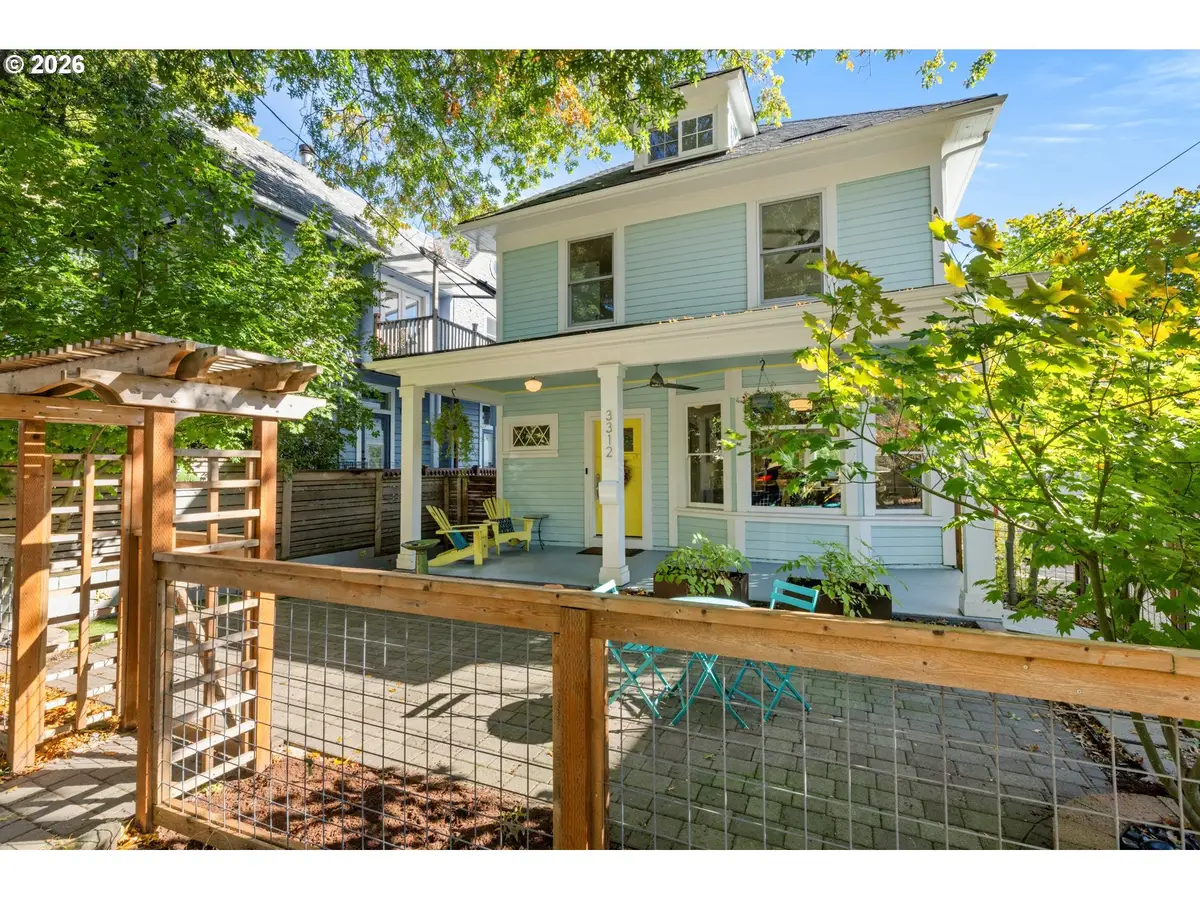 3312 S Corbett Ave, Portland, OR 97239 - Image #1