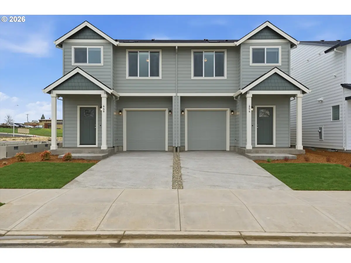 454 E Wilson St, Carlton, OR 97111 - #1