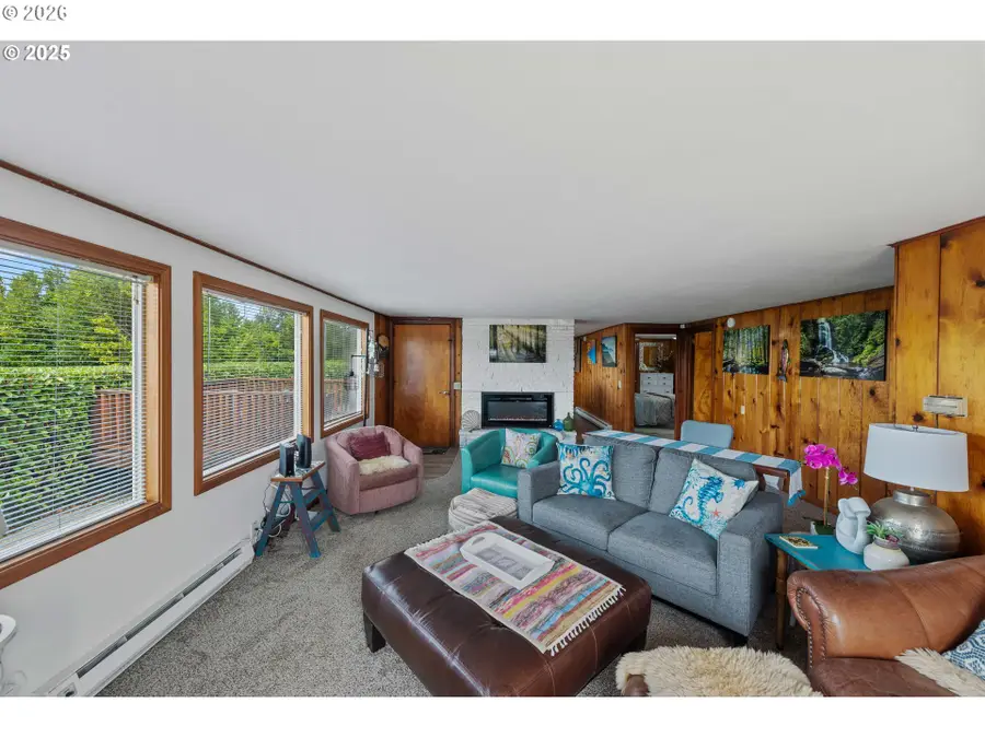 536 S Marple St, Coos Bay, OR 97420 - Image #3