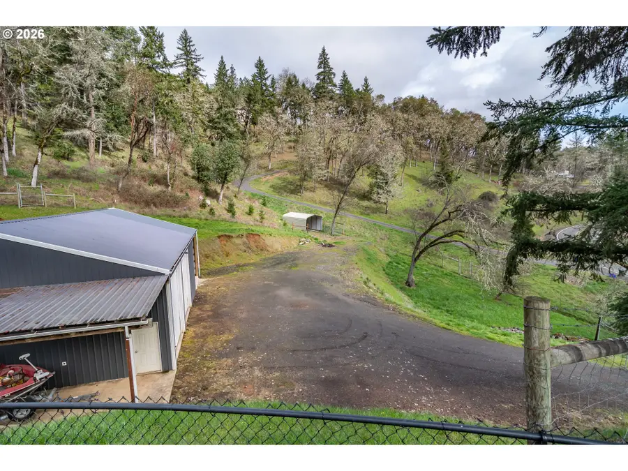 540 Garden Grove Dr, Roseburg, OR 97471 - #3