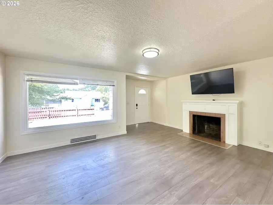 16720 SE Clinton St, Portland, OR 97236 - #2