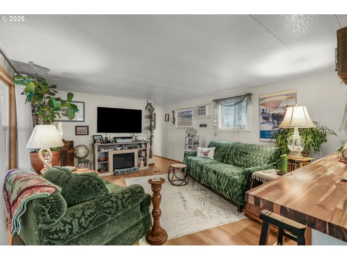 620 SE 2nd Ave #34, Canby, OR 97013 - Image #1