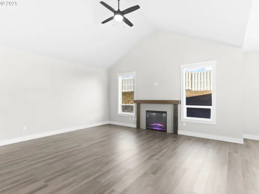 2012 E Badger Way #4, La Center, WA 98629 - Image #2