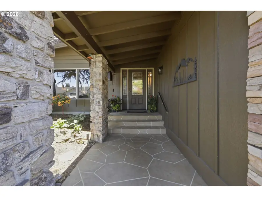 426 Carthage Ave, Eugene, OR 97404 - #2