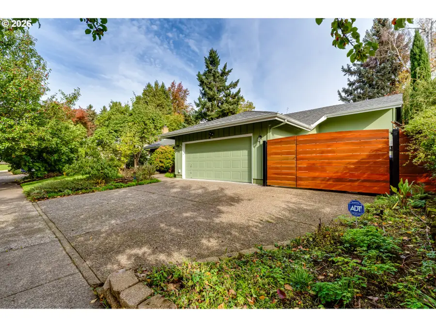 555 Stonegate St, Eugene, OR 97401 - Image #3