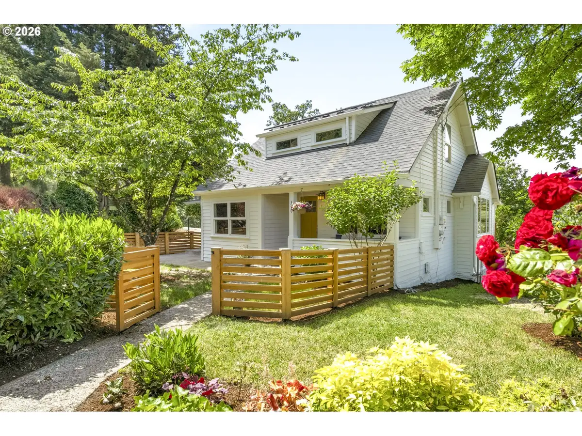 319 S Center St, Oregon City, OR 97045 - #1