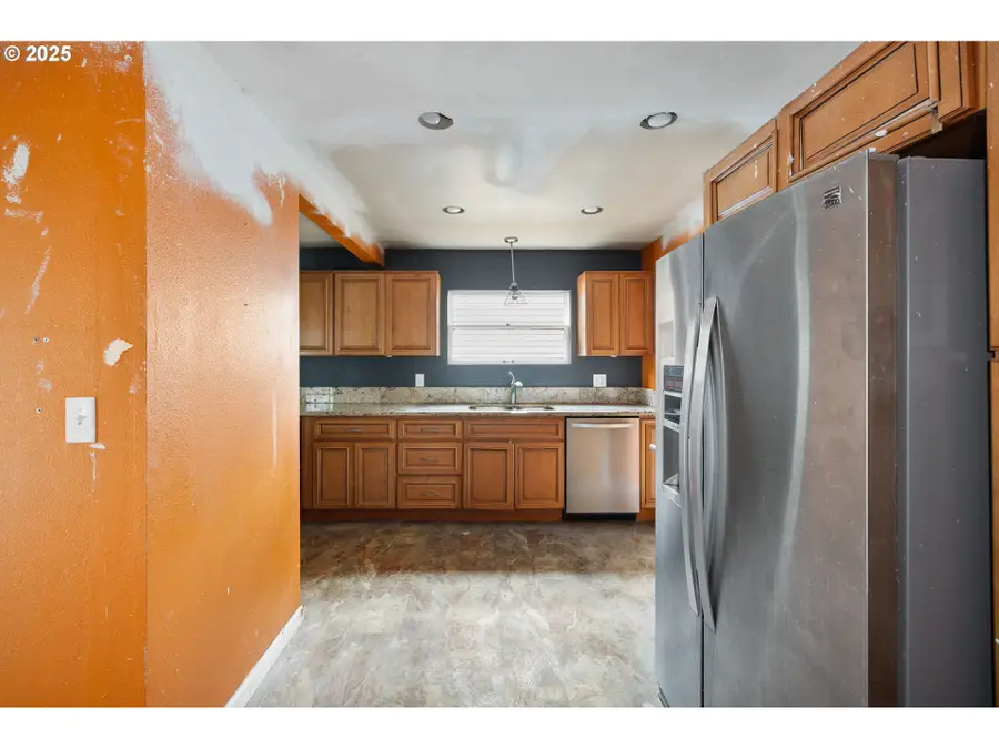 1215 NE 118th Ave, Portland, OR 97220 - Image #3