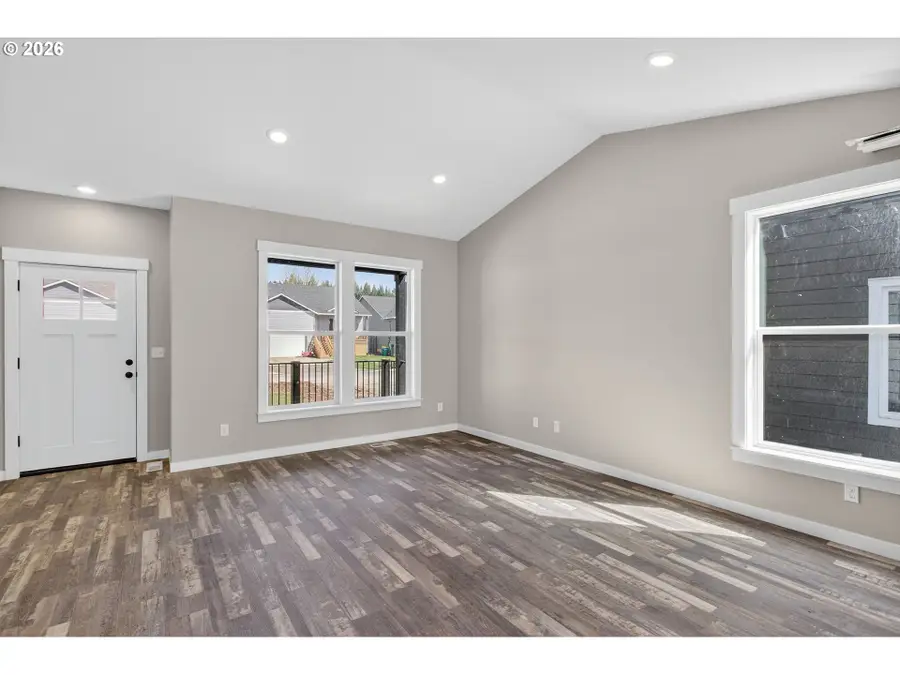 233 E St, Vernonia, OR 97064 - #3
