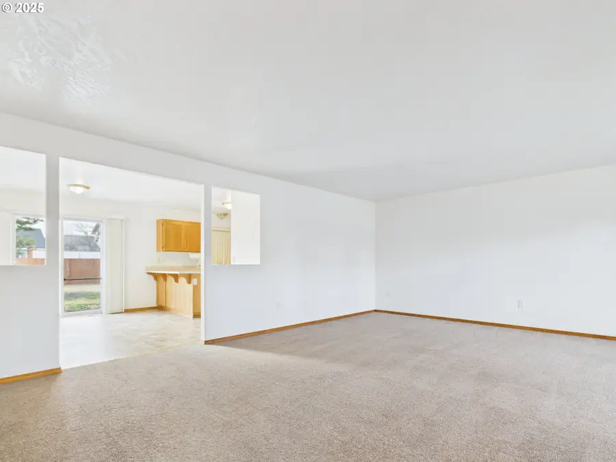 1440 NE Misty Dr, Hermiston, OR 97838 - Image #2