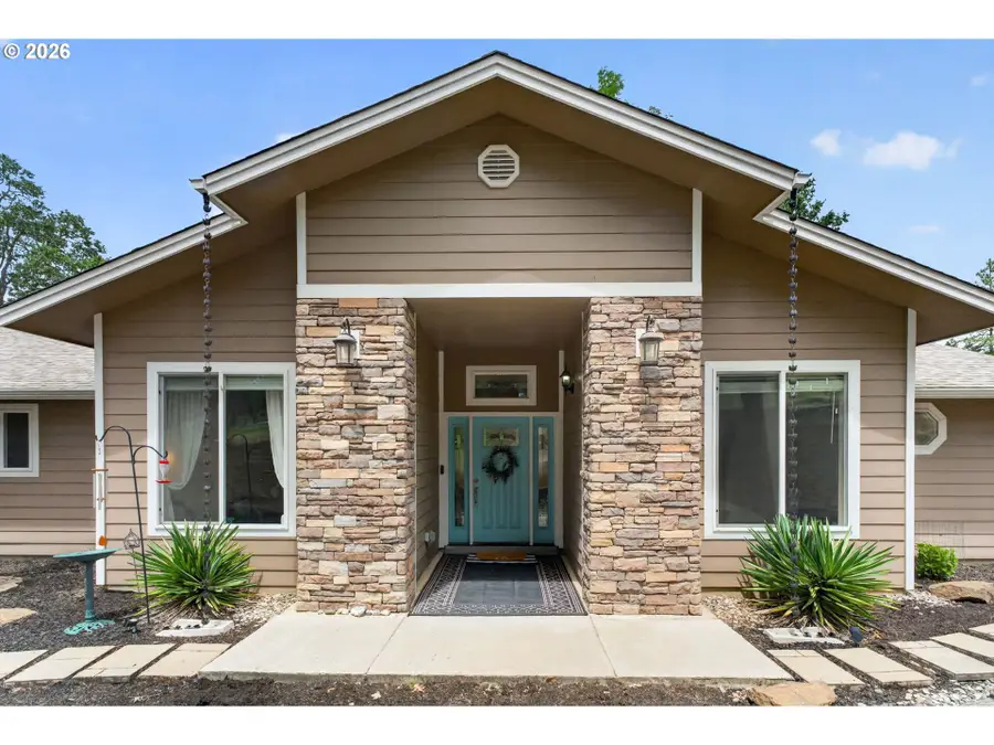 180 Hawkeye Ln, Roseburg, OR 97471 - #3