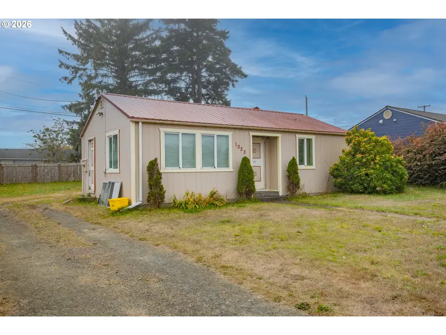 1023 Michigan Ave, Coos Bay, OR 97420 - #3