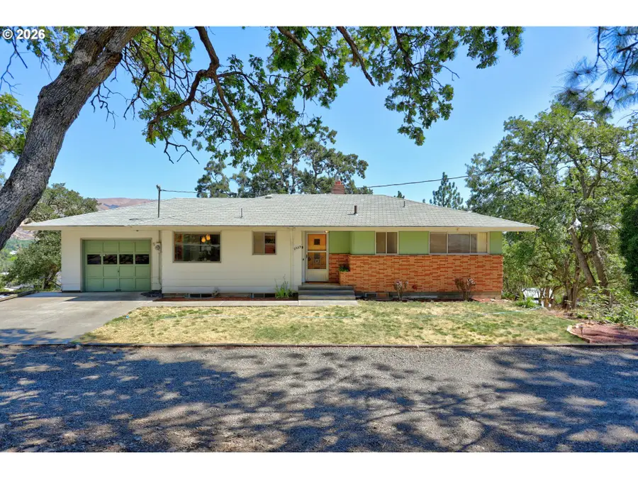 2605 W 13th St, The Dalles, OR 97058 - #2