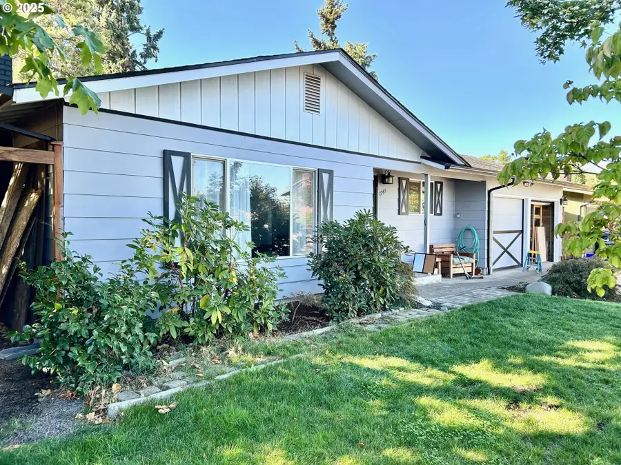 1745 T St, Springfield, OR 97477 - Image #2