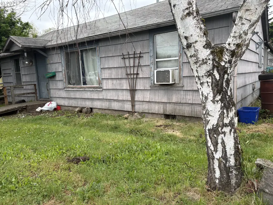 394 S 37th St, Springfield, OR 97478 - #2