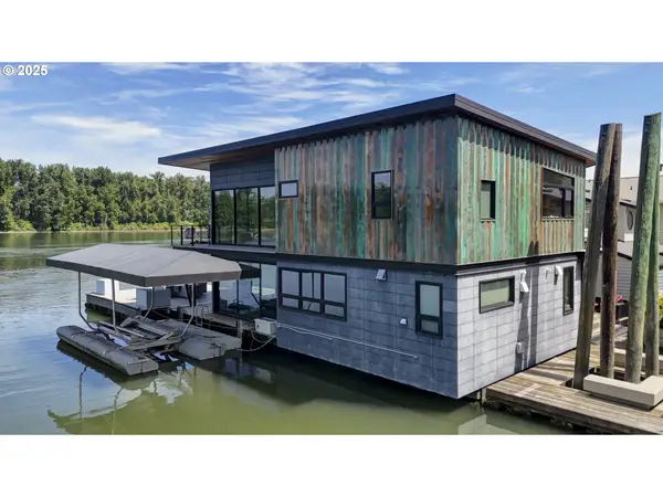 3939 N Marine Dr #12, Portland, OR 97217