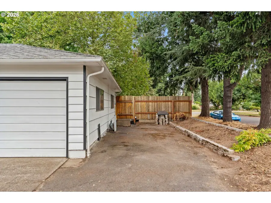 2593 Honeysuckle Way, Salem, OR 97301 - #2