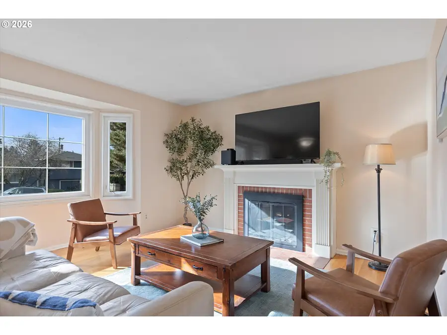 11047 SE Cherry Blossom Dr, Portland, OR 97216 - Image #3