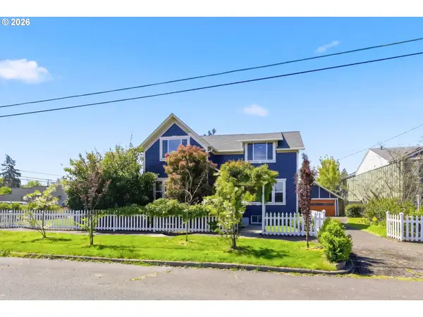 349 S 6th St, CottageGrove, OR 97424