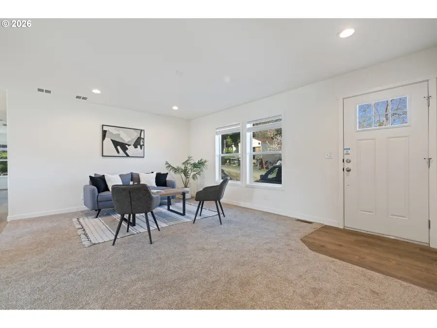 2208 W 10th St, The Dalles, OR 97058 - #2