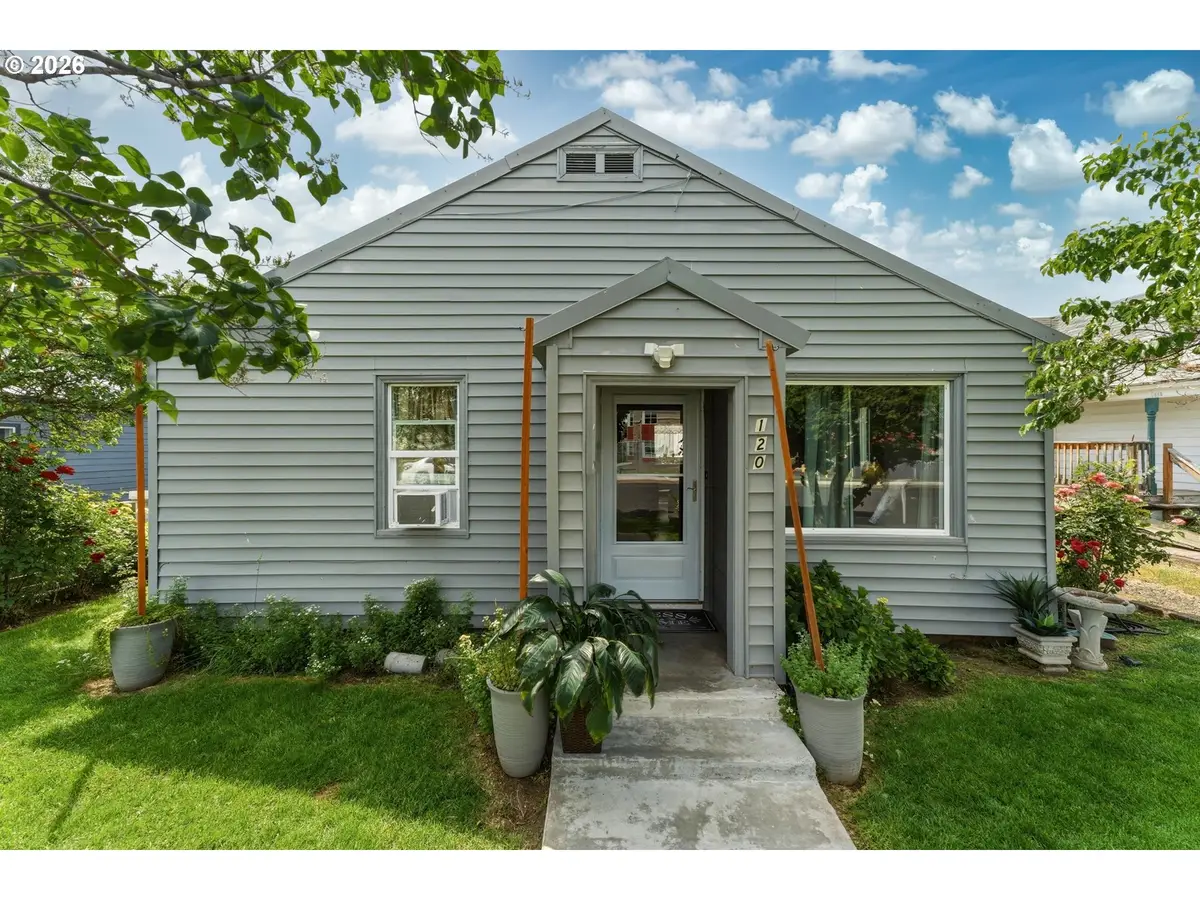 120 SE 11th Ave, Milton Freewater, OR 97862 - #1