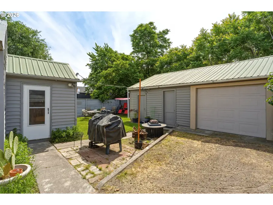 120 SE 11th Ave, Milton Freewater, OR 97862 - #3