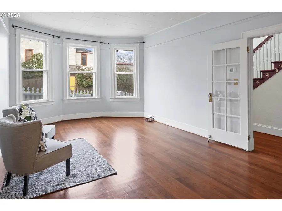 590 17th St, Astoria, OR 97103 - Image #2