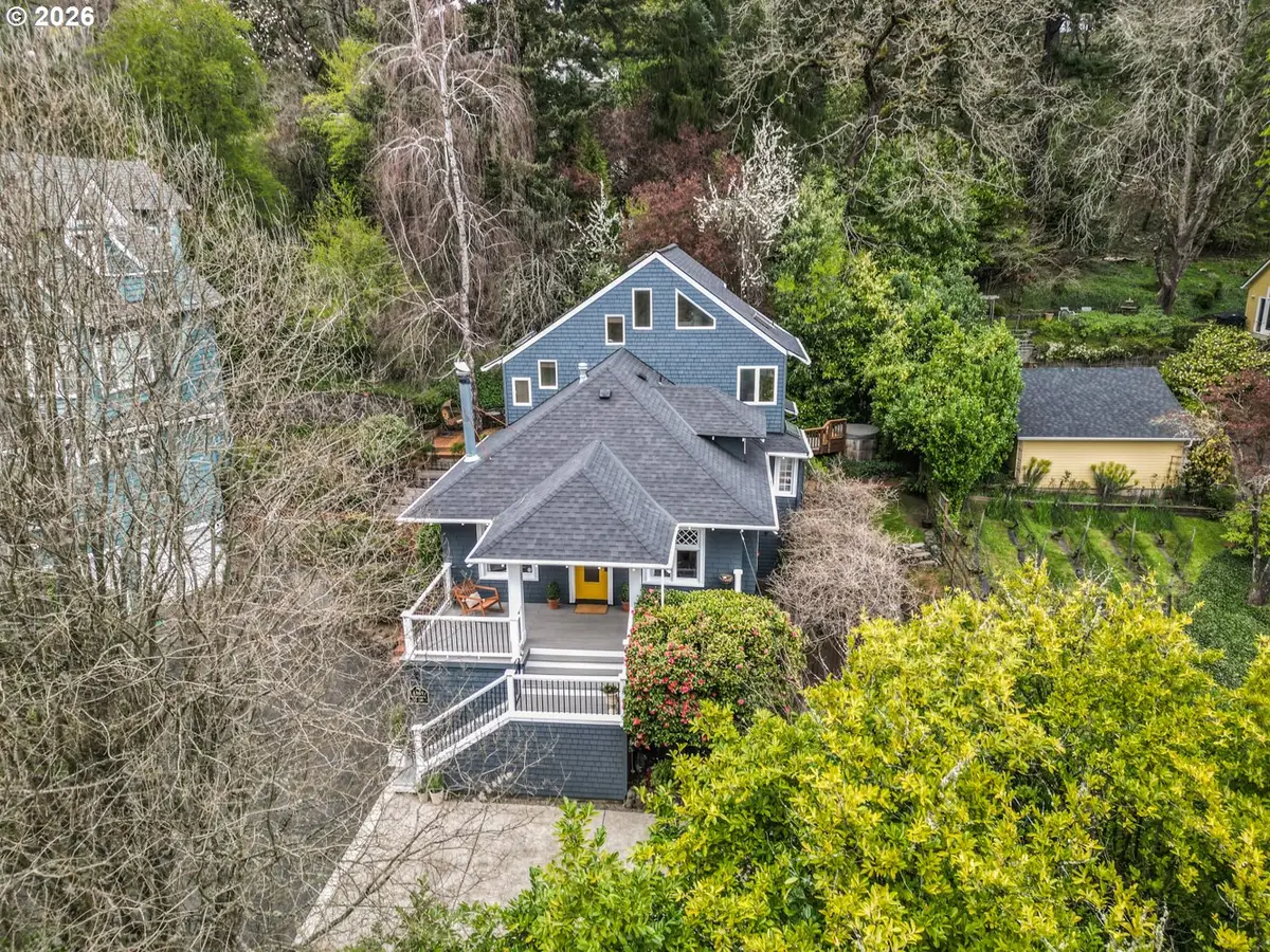 1361 SW Broadway Dr, Portland, OR 97201 - #1